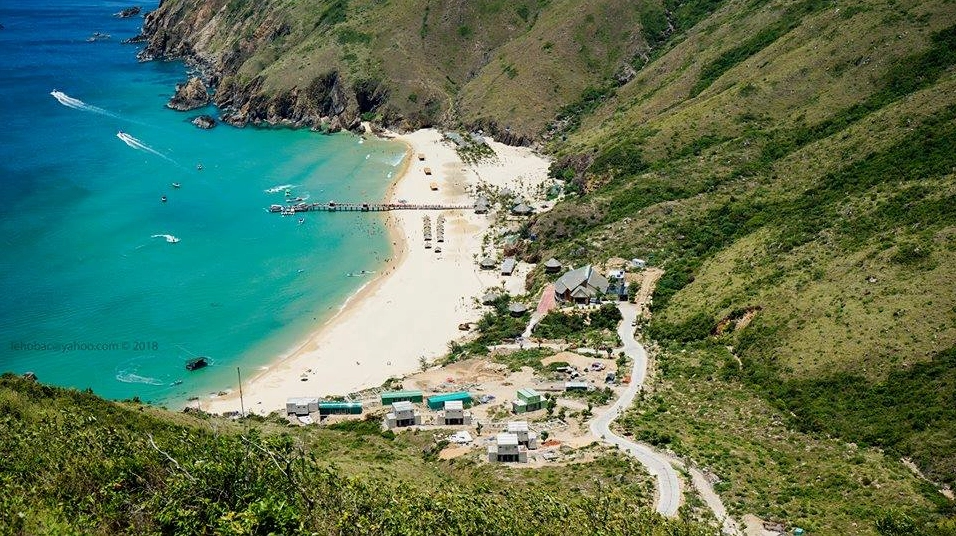 Bãi biển Kỳ Co trong xanh