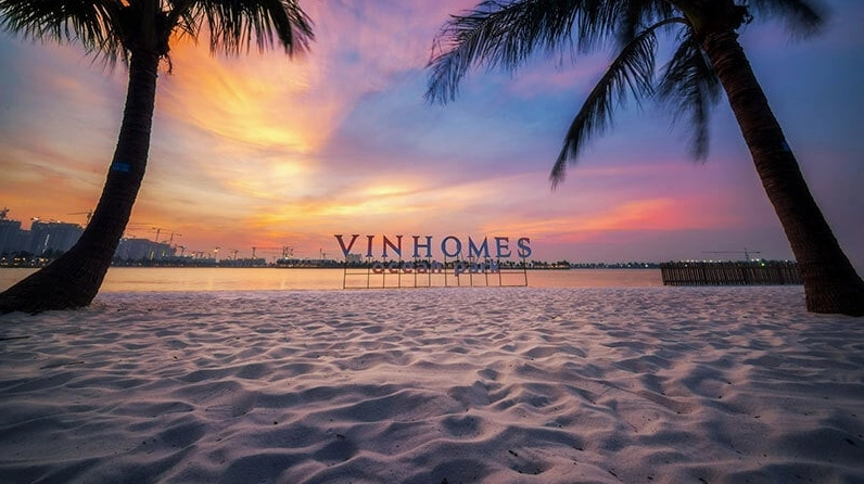 Biển hồ nước mặn và bãi cát trắng tại Vinhomes Ocean Park
