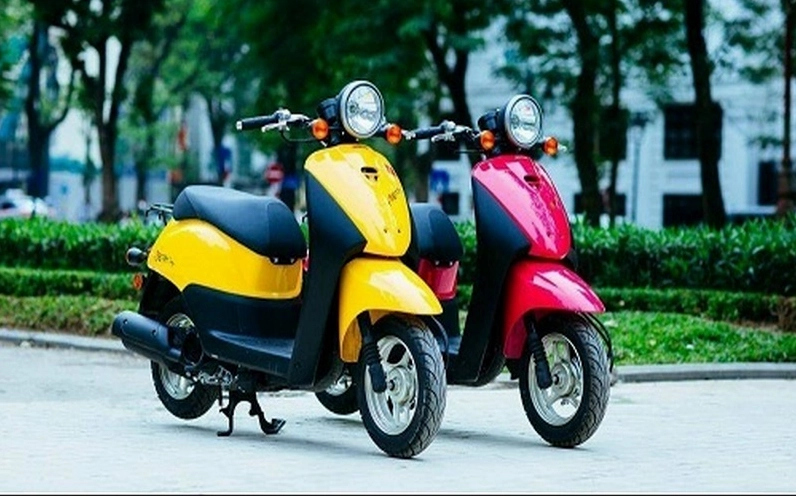 Di chuyển với tốc độ vừa phải trên đường để đảm bảo an toàn