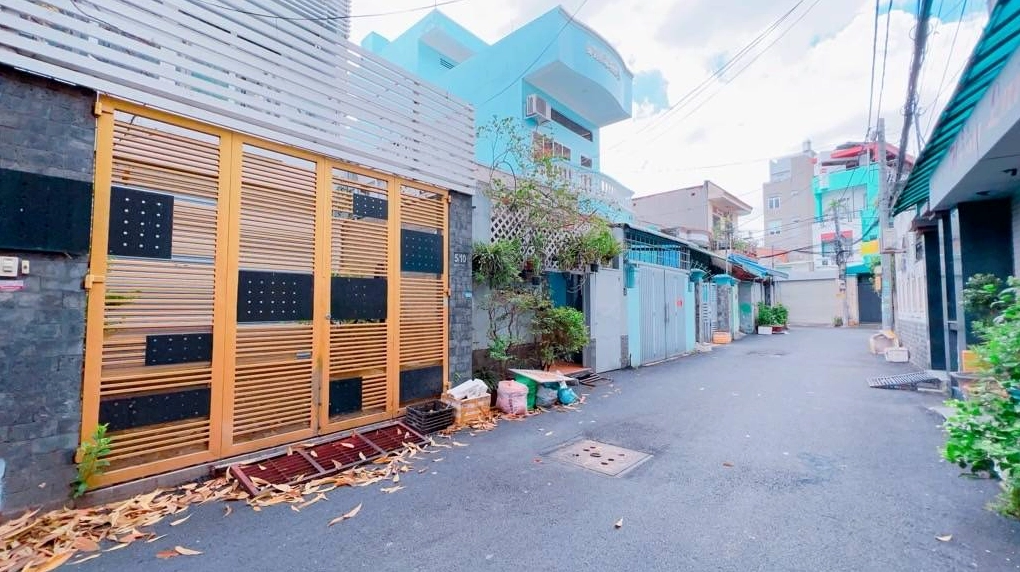 Giải quyết tranh chấp đất đai đã có sổ đỏ