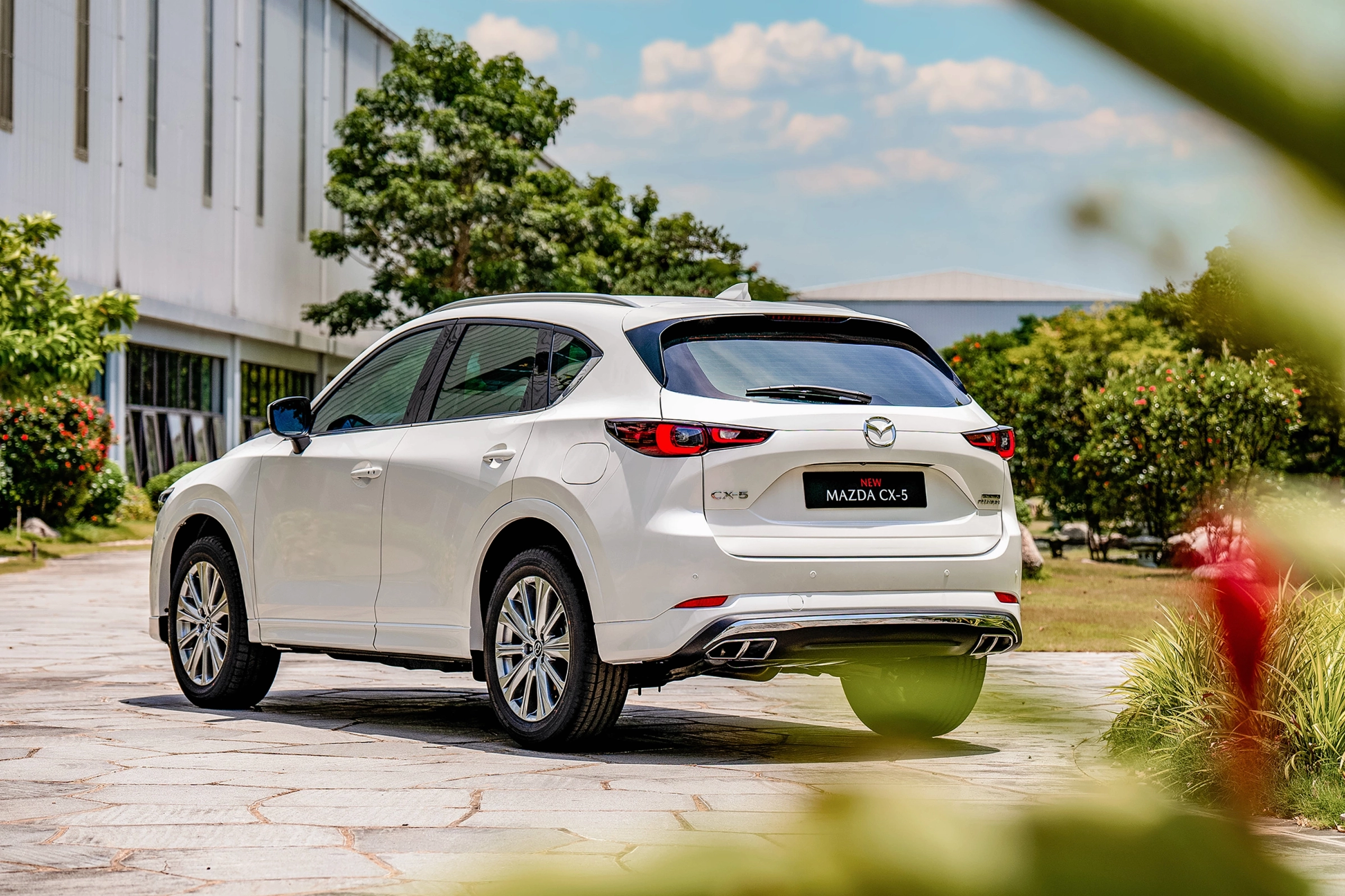 Góc nhìn thân xe Mazda CX-5 thể thao