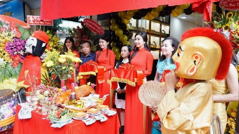 Hoạt động khai trương cửa hàng