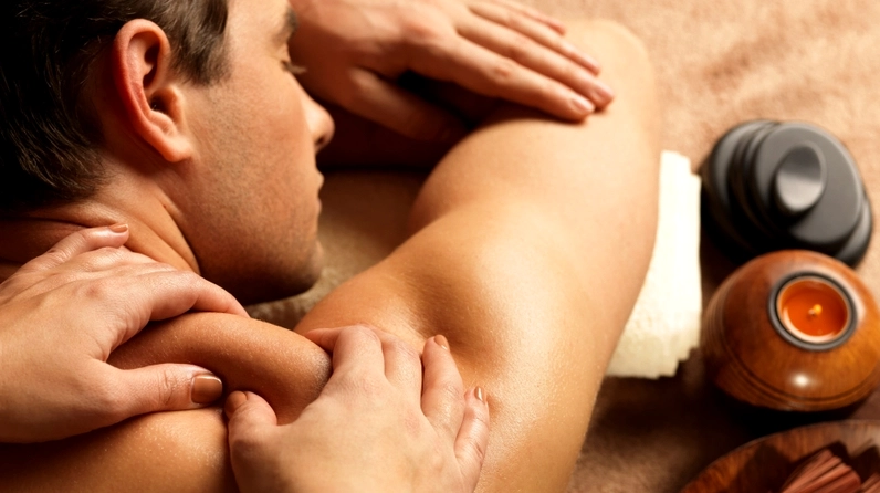 Hướng dẫn chi tiết massage giảm căng thẳng tại nhà
