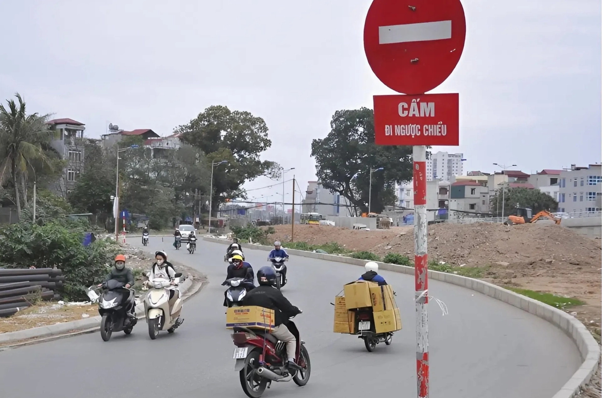 Lỗi đi ngược chiều xe máy 2026