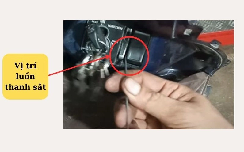 mở cốp xe vision đời cũ