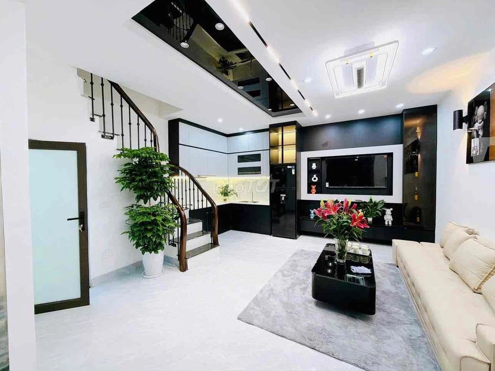 Mua bán Nhà ở Quận Hai Bà Trưng Hà Nội diện tích 31 m² giá 7,7 tỷ hình 2