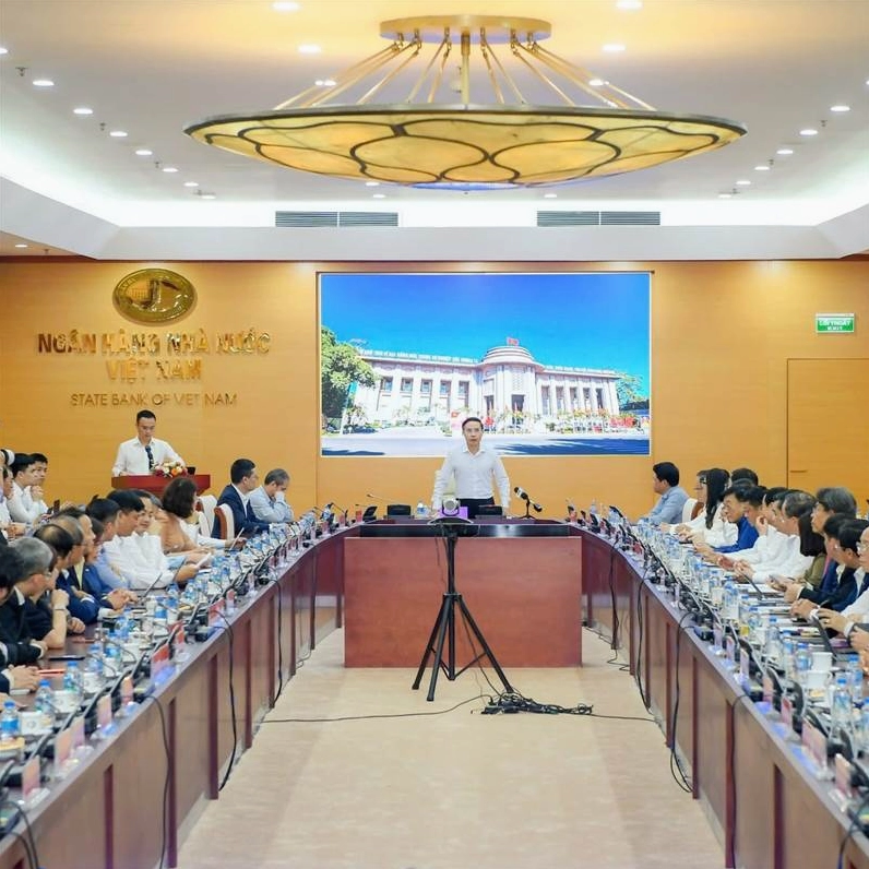 Ngân hàng Nhà nước thảo luận việc nới quy định cho vay/huy động, tạo điều kiện giảm lãi suất