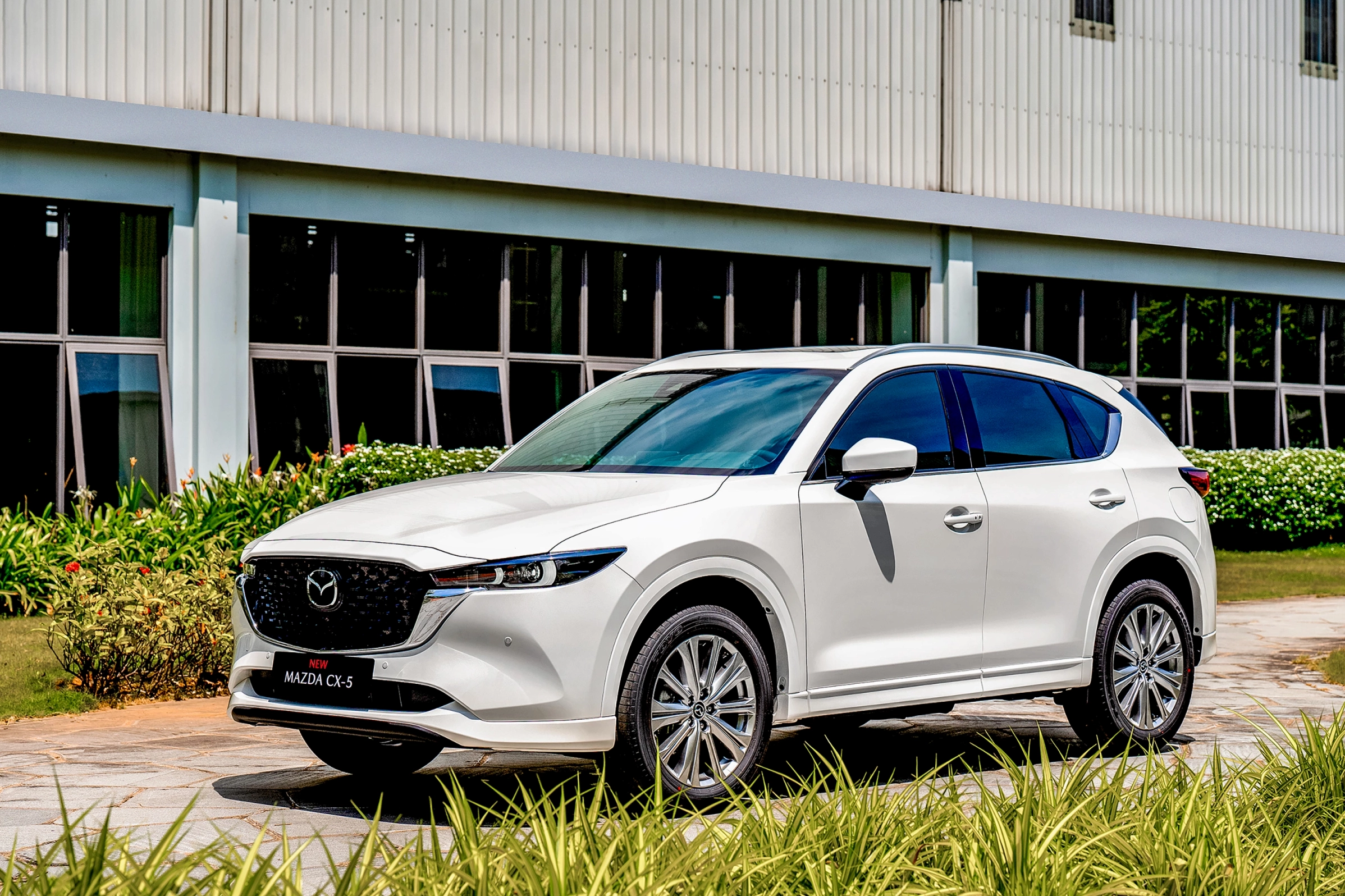 Ngoại thất Mazda CX-5 hiện đại và sang trọng