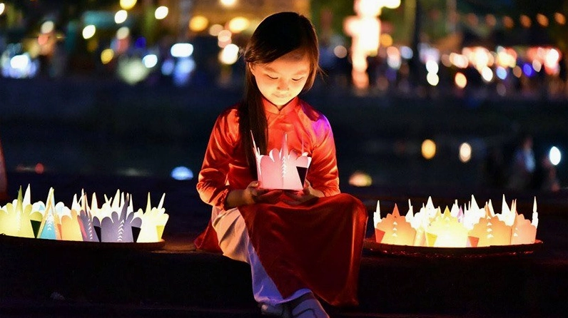 Nguyên Tiêu có nghĩa là đêm Rằm đầu tiên của năm mới.