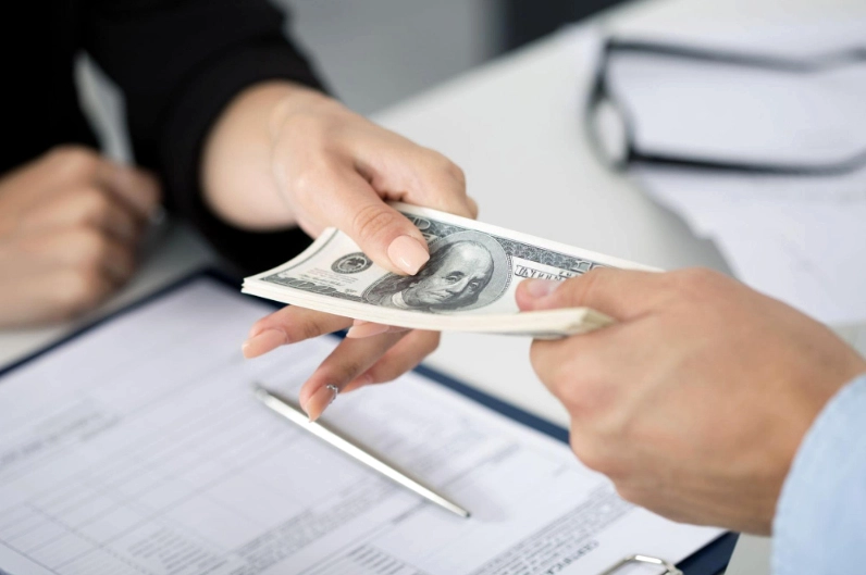 những lưu ý khi vay 300 triệu trả trong 10 năm