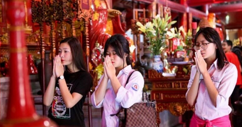 Sĩ tử cầu may mắn, thi cử đỗ đạt. Ảnh minh họa