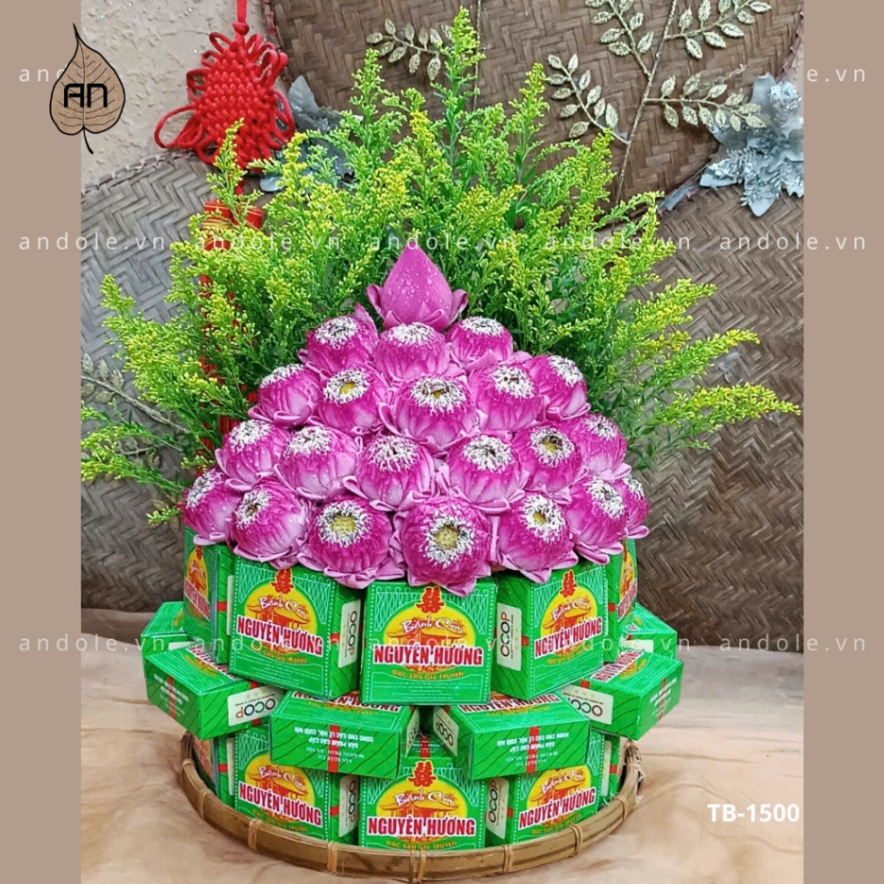 Tháp bánh cốm cúng dâng lên bàn thờ gia tiên
