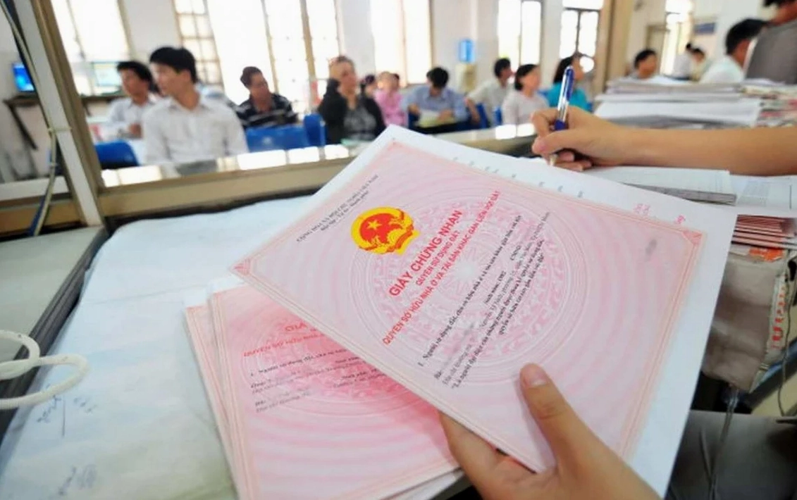 Thời hạn sang tên sổ đỏ khi mua bán đất là bao lâu?