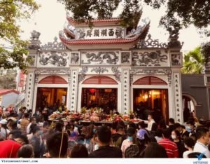 van-khan-phu-tay-ho-ngan-gon-day-du-va-cach-sam-le-chi-tiet-_483
