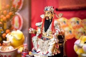 van-khan-than-tai-ngay-ram-hang-thang-chuan-nhat-don-tai-loc_305